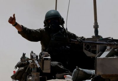الجيش الإسرائيلي يستخدم فلسطينيين دروعا "بشكل منهجي"