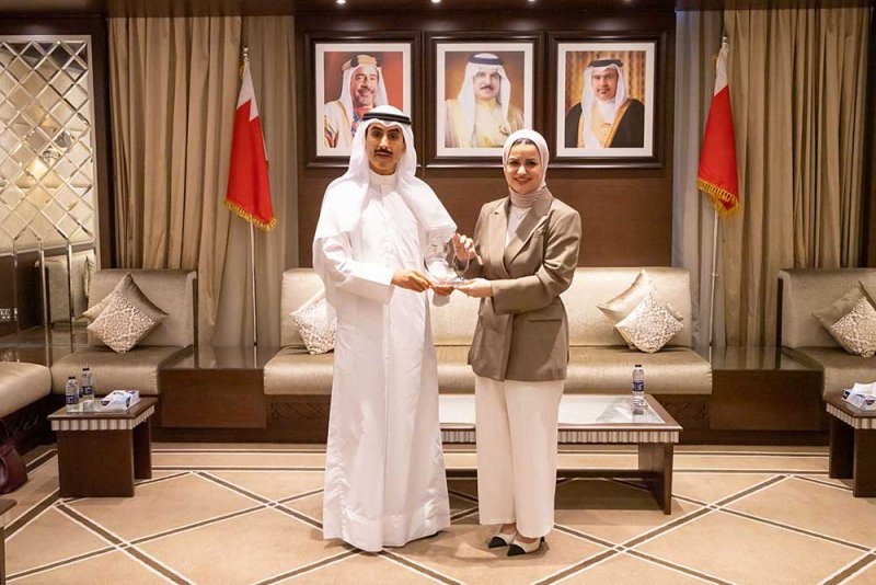 وزيرة شؤون الشباب تستقبل سفير دولة الكويت لدى البحرين