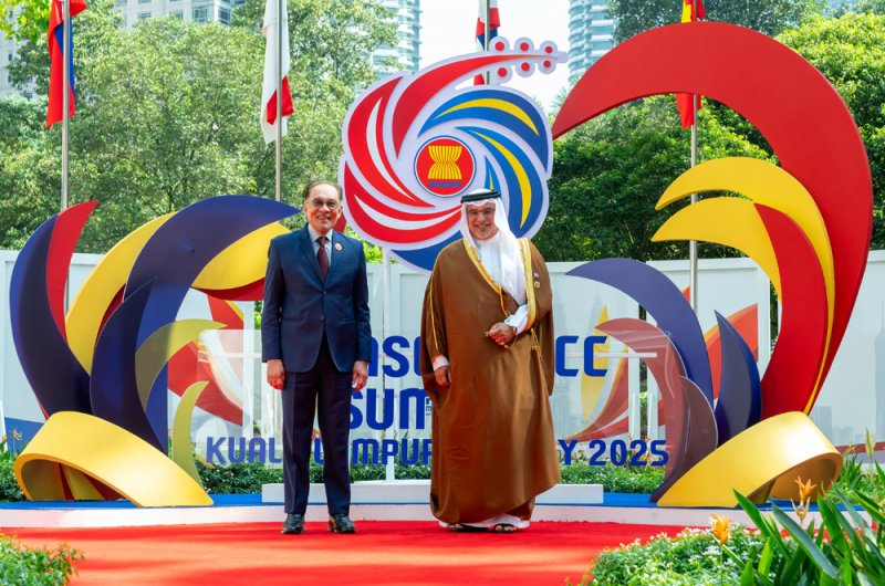 سمو ولي العهد رئيس مجلس الوزراء يشارك في أعمال القمة الثانية الخليجية مع رابطة "الآسيان"