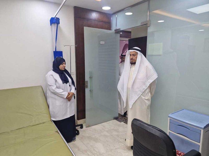 رئيس بعثة البحرين للحج يتفقد الحملات البحرينية وخدمات الرعاية الصحية في المدينة المنورة