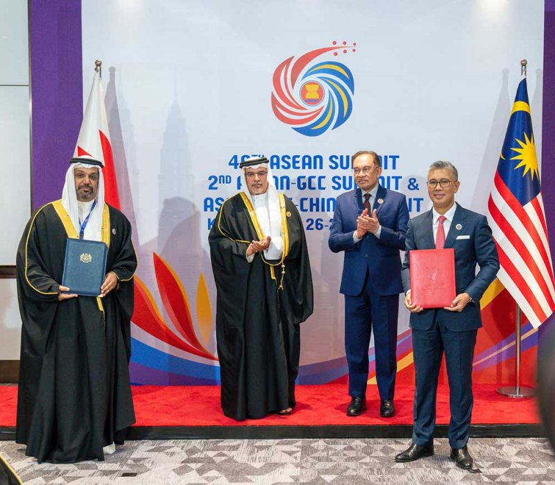 وزير المالية يوقع على مذكرة تفاهم بشأن التعاون في مجال تخطيط وتطوير وتعزيز المناطق الصناعية