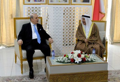 محافظ المحرق يستقبل سفير دولة فلسطين لدى البحرين بمناسبة انتهاء فترة عمله