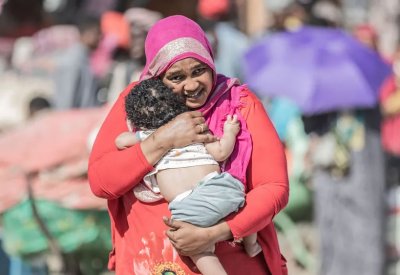 الأزمات تخنق السودانيين وسط مخاطر صحية وأمنية وغذائية كبيرة