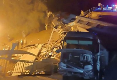حاكم بريانسك عن حادث الجسر: تم تفجيره لحظة مرور القطار
