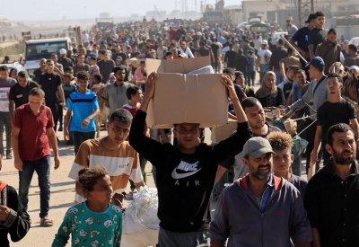 قتلى وجرحى بنيران إسرائيلية قرب مركز لتوزيع المساعدات في غزة