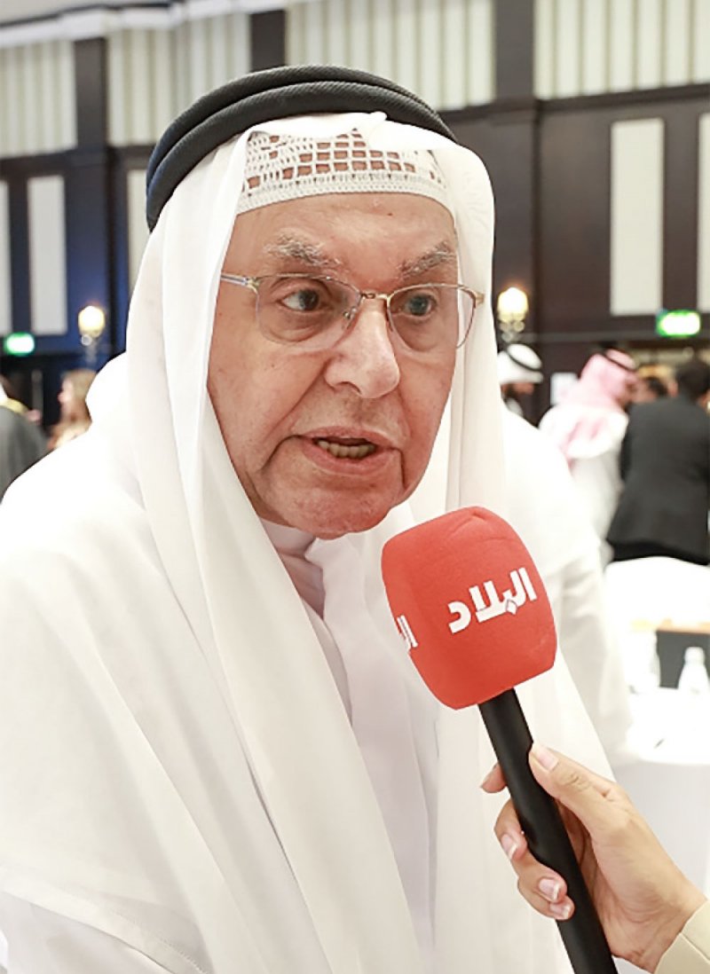 أنور عبدالرحمن: الصحافي ينقل الحقيقة.. لا يرسمها