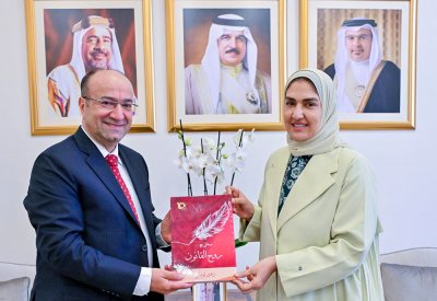مستشارة جلالة الملك للشؤون الثقافية والعلمية تستقبل الكاتب بـ"البلاد" زهير توفيقي