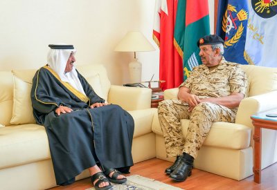 القائد العام لقوة دفاع البحرين يستقبل الشيخ محمد بن عطية الله آل خليفة
