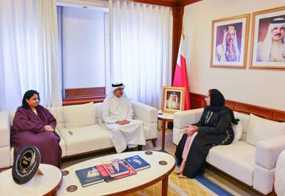 وزارة الإسكان تتسلم الدرع البلاتيني ضمن برنامج "تقييم 5" لتميز مركز خدمة العملاء عن بُعد