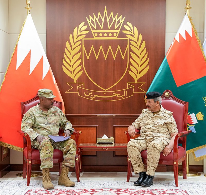 القائد العام لقوة دفاع البحرين يستقبل الملحق العسكري الأميركي لدى المملكة