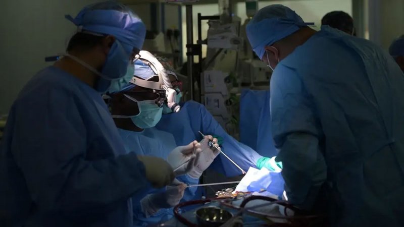 قسطرة عاجلة تنقذ حاجًا قرغيزيًا من جلطة رئوية عالية الخطورة