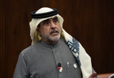 مواد غذائية فاسدة وبوعنق يطالب بكشف الاسم