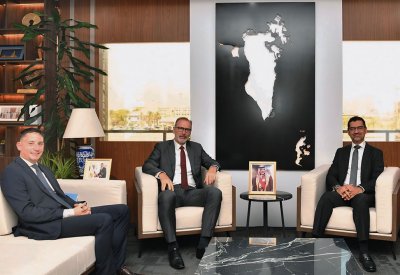 وزير شؤون البلديات والزراعة يستقبل سفير جمهورية ألمانيا الاتحادية لدى مملكة البحرين