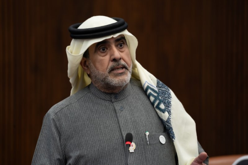 مواد غذائية فاسدة وبوعنق يطالب بكشف الاسم