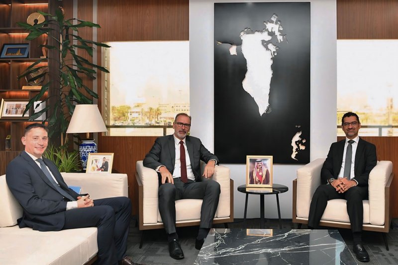 وزير شؤون البلديات والزراعة يستقبل سفير جمهورية ألمانيا الاتحادية لدى مملكة البحرين