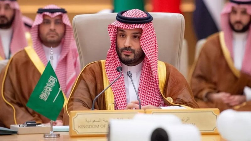 نيابة عن الملك سلمان.. ولي العهد السعودي يصل منى للإشراف على تنظيم الحج