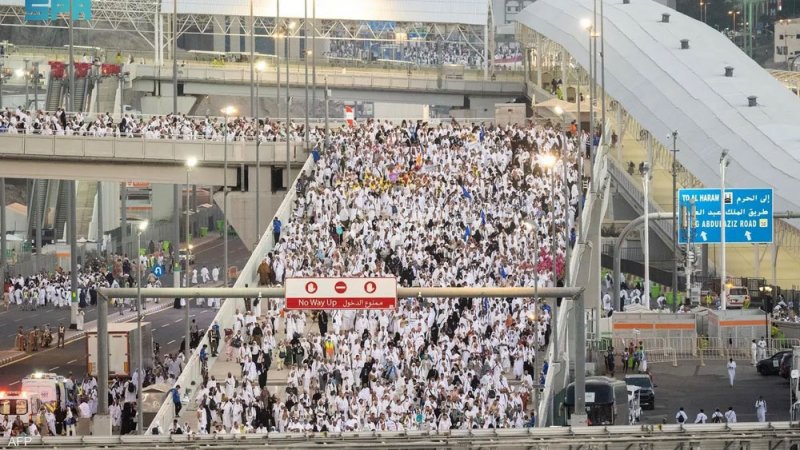 بالفيديو: تنظيم محكم في إدارة حشود الحجاج لمنشأة الجمرات