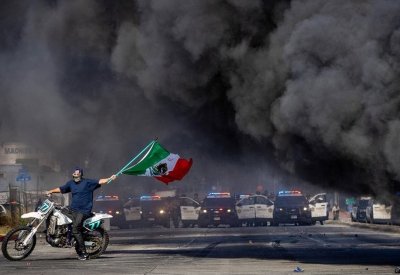 ترامب يلوح باستخدام القوة لفرض النظام بعد تظاهرات لوس أنجلوس