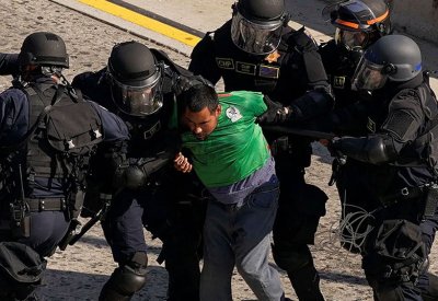 "شرارة" لوس أنجلوس تصيب مدينة أخرى.. واعتقال 60 شخصا