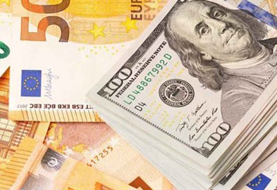 الدولار يهوي مع تصاعد الترقب للمفاوضات التجارية في لندن
