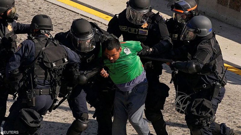 "شرارة" لوس أنجلوس تصيب مدينة أخرى.. واعتقال 60 شخصا