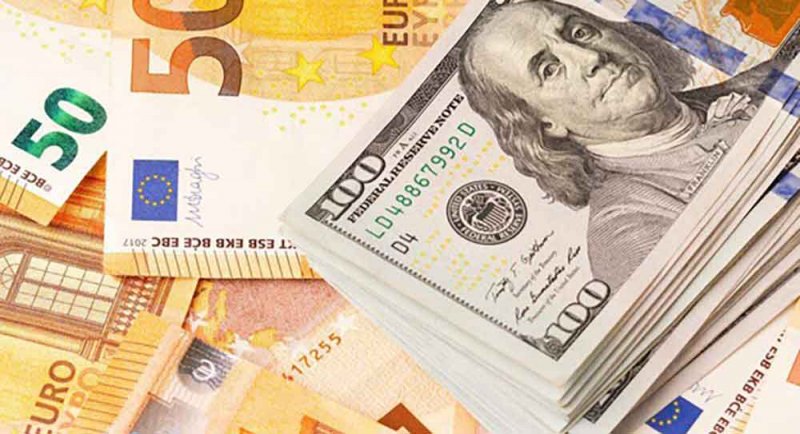 الدولار يهوي مع تصاعد الترقب للمفاوضات التجارية في لندن