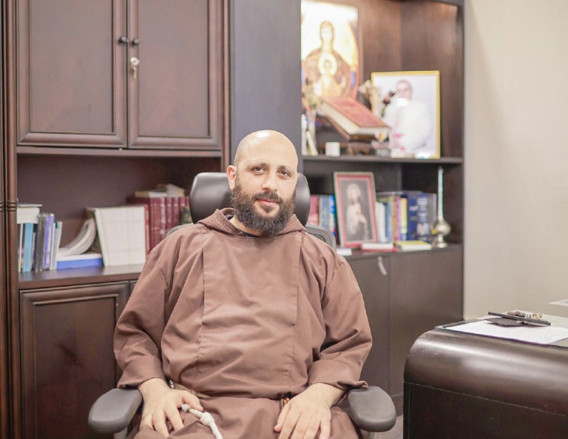 الأب شربل رزق: الدين المسيحي قائم على المحبة بمن فيهم الأعداء.. لأن البشر “إخوة”