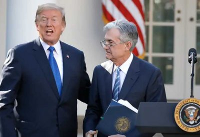 ترامب يطالب "الفيدرالي" الأميركي بخفض الفائدة بنسبة 1%