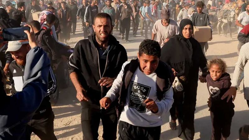 إسرائيل تفتح النار على منتظري مساعدات وسط غزة.. ومقتل 25