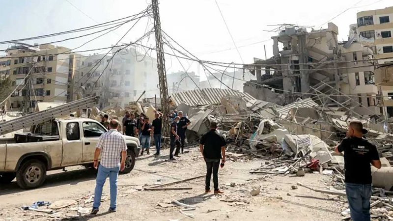 قوة من الجيش اللبناني تدخل ضاحية بيروت.. وتفتش مبنى