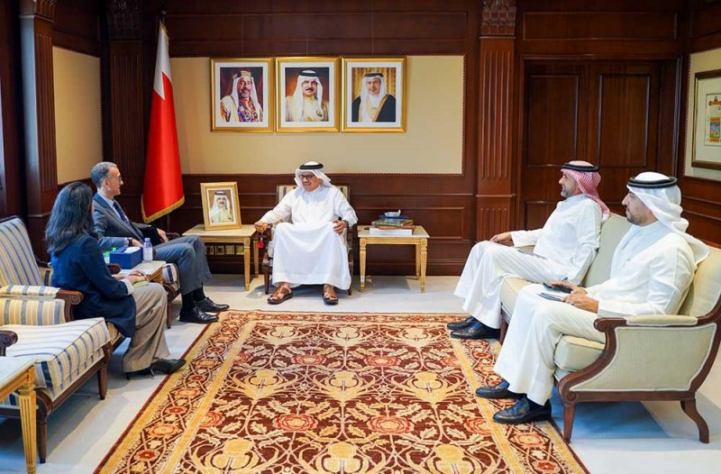 وزير الخارجية يستقبل سفير الولايات المتحدة الأميركية لدى البحرين