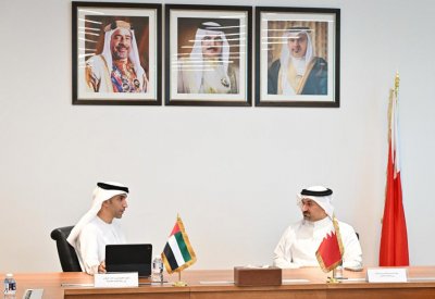 فخرو يستقبل وزير دولة للتجارة الخارجية الإماراتي ويزور “مركز المستثمر”
