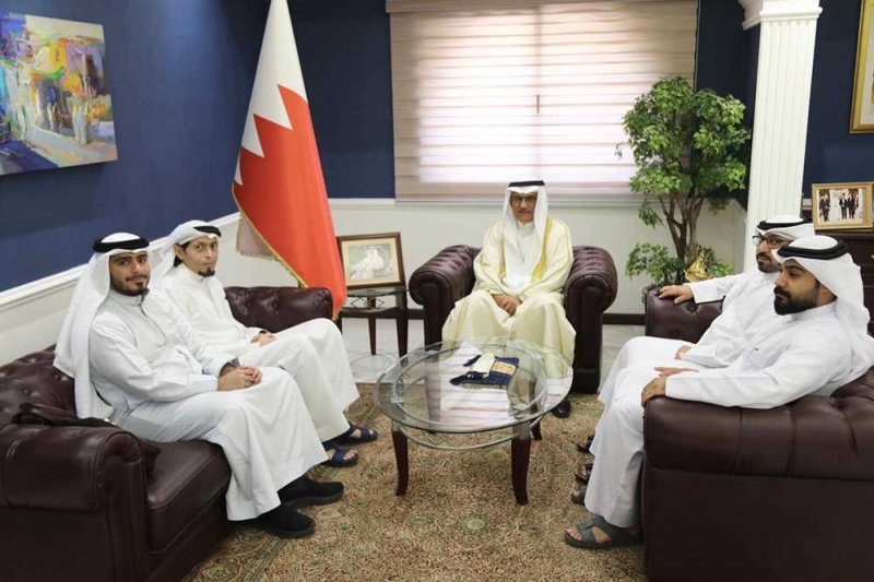 محافظ الشمالية يستقبل رئيس جمعية البحرين للسكلر لبحث التعاون المشترك