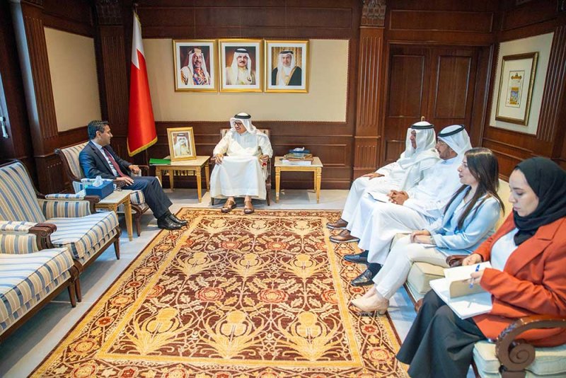 وزير الخارجية يستقبل عضو سابق بمجلس العموم البريطاني