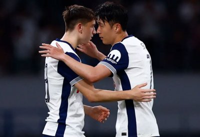 لاعب توتنهام عالق مع زوجته في إسرائيل