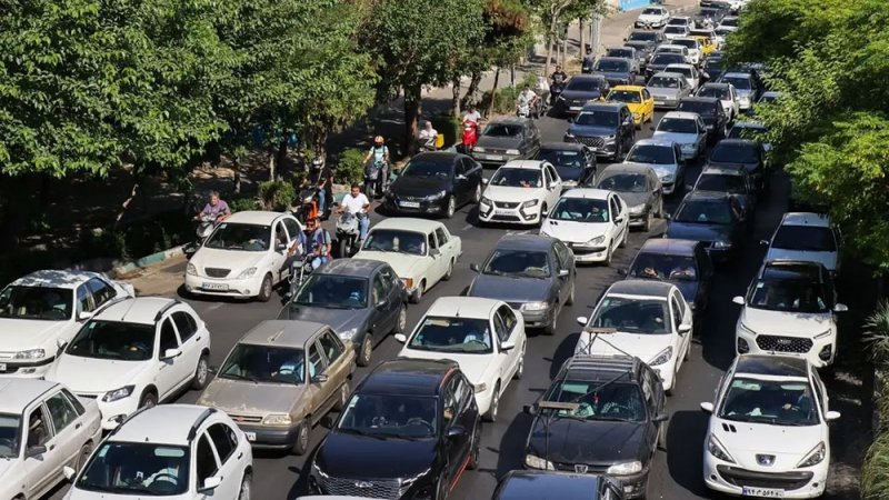 إسرائيل تلوح بسيناريو بيروت.. ومشاهد نزوح من طهران