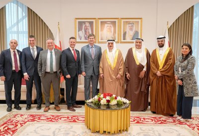 تعزيز التعاون البرلماني مع أميركا