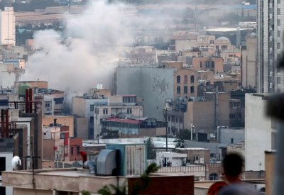 انقطاع وتباطؤ الإنترنت يعزل الإيرانيين عن العالم