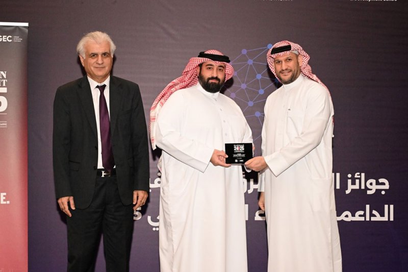 إنجاز بحريني عالمي.. فوز رئيس الـ"IT" في "وكالة الفضاء" بجائزة "القائد لعام 2025"