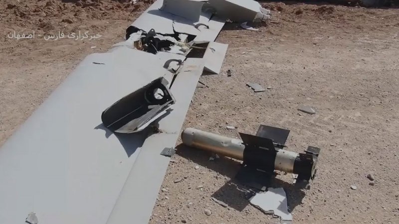 التلفزيون الإيراني يبث فيديو لمسيرة إسرائيلية جرى إسقاطها في أصفهان