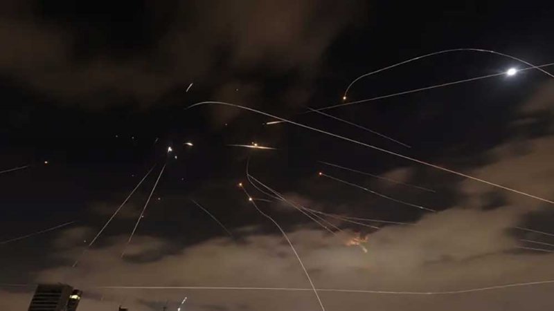 الحرس الثوري الإيراني: السماء فوق "الأراضي المحتلة" مفتوحة أمام صواريخنا
