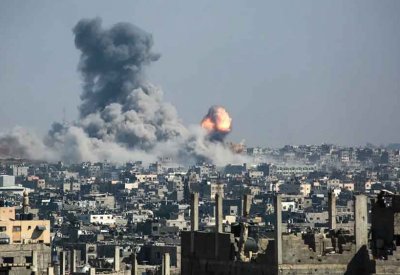84 قتيلا.. إسرائيل تقصف منتظري المساعدات في غزة
