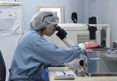 اختراق علمي.. توليفة طبية تبشر بالقضاء على الإيدز