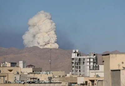 إسرائيل تهاجم طهران.. وتضرب معسكرا للحرس الثوري بالأهواز