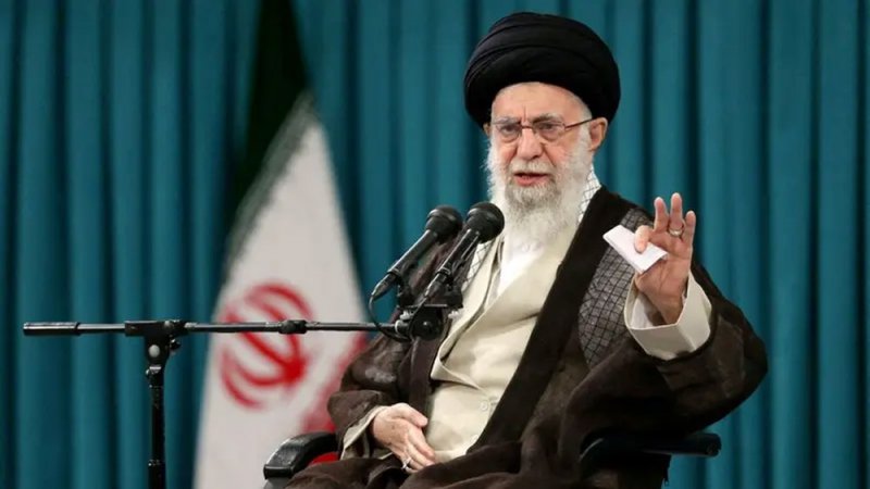 مسؤولون إيرانيون: خامنئي اختار 3 قادة لخلافته