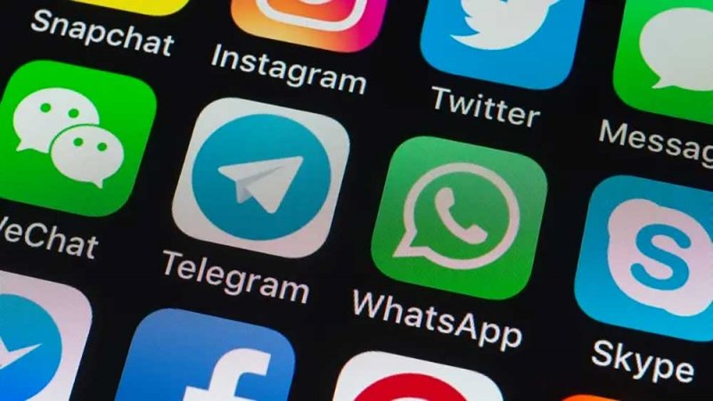 تطبيق روسي.. بوتين ينوي الإطاحة بواتساب وتليغرام