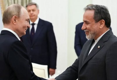 عراقجي يقطع الشك باليقين.. "لقائي مع بوتين كان ممتازاً"