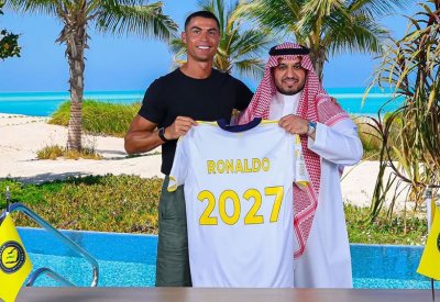 رسمياً.. رونالدو يبقى في النصر حتى 2027