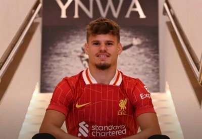 ليفربول يعلن تعاقده مع الظهير المجري كيركيز