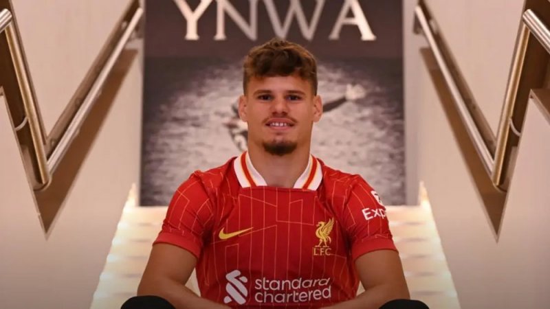 ليفربول يعلن تعاقده مع الظهير المجري كيركيز